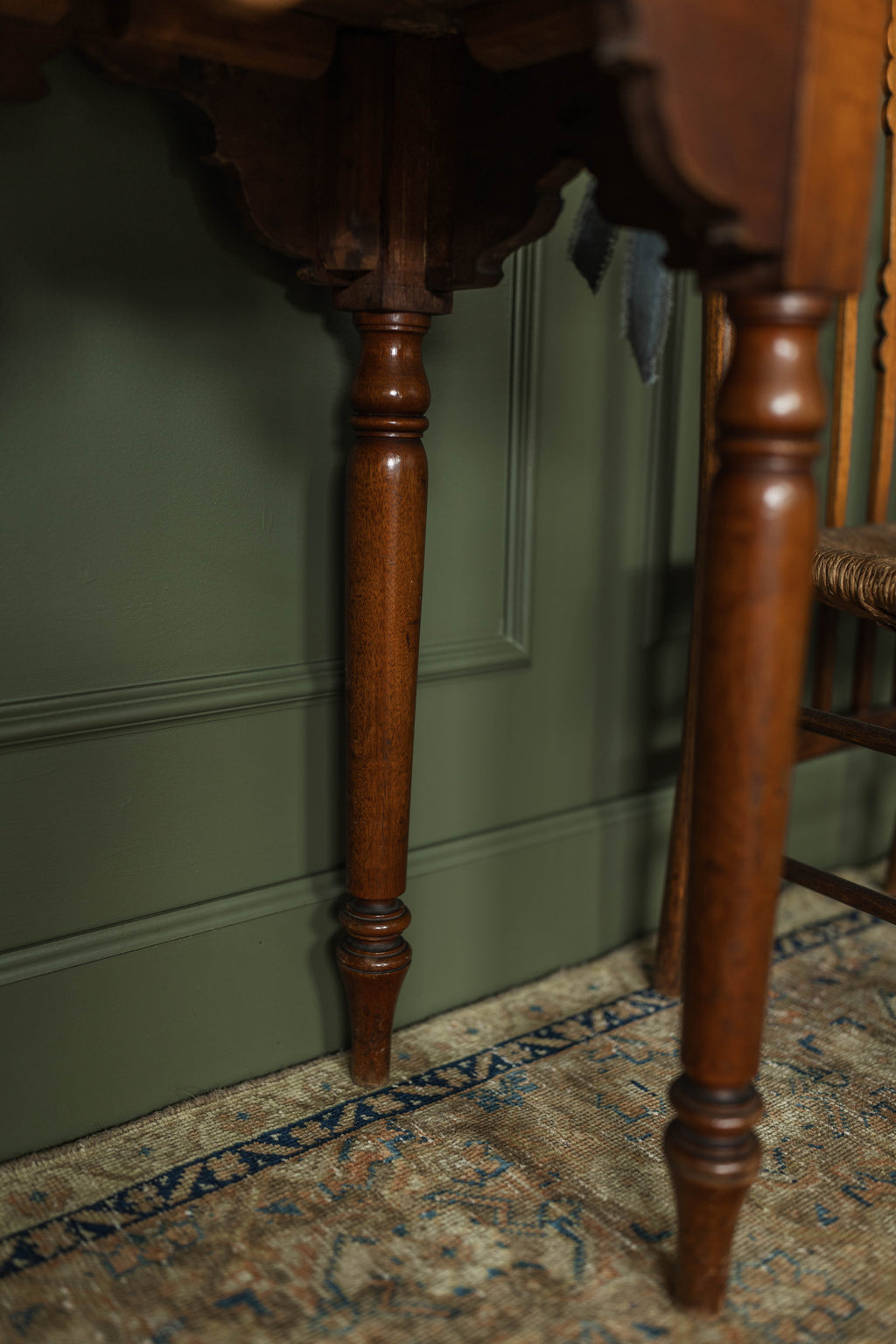 Victorian Small Side Table w/ Scalloped Apron