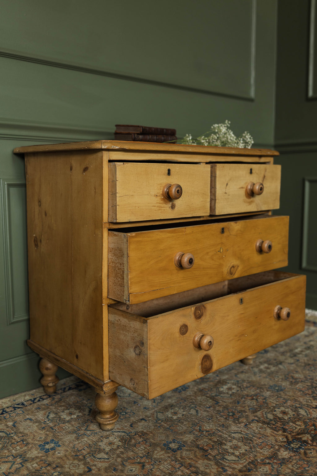 Small English Antique Chest of Drawers w/ Turned Feet