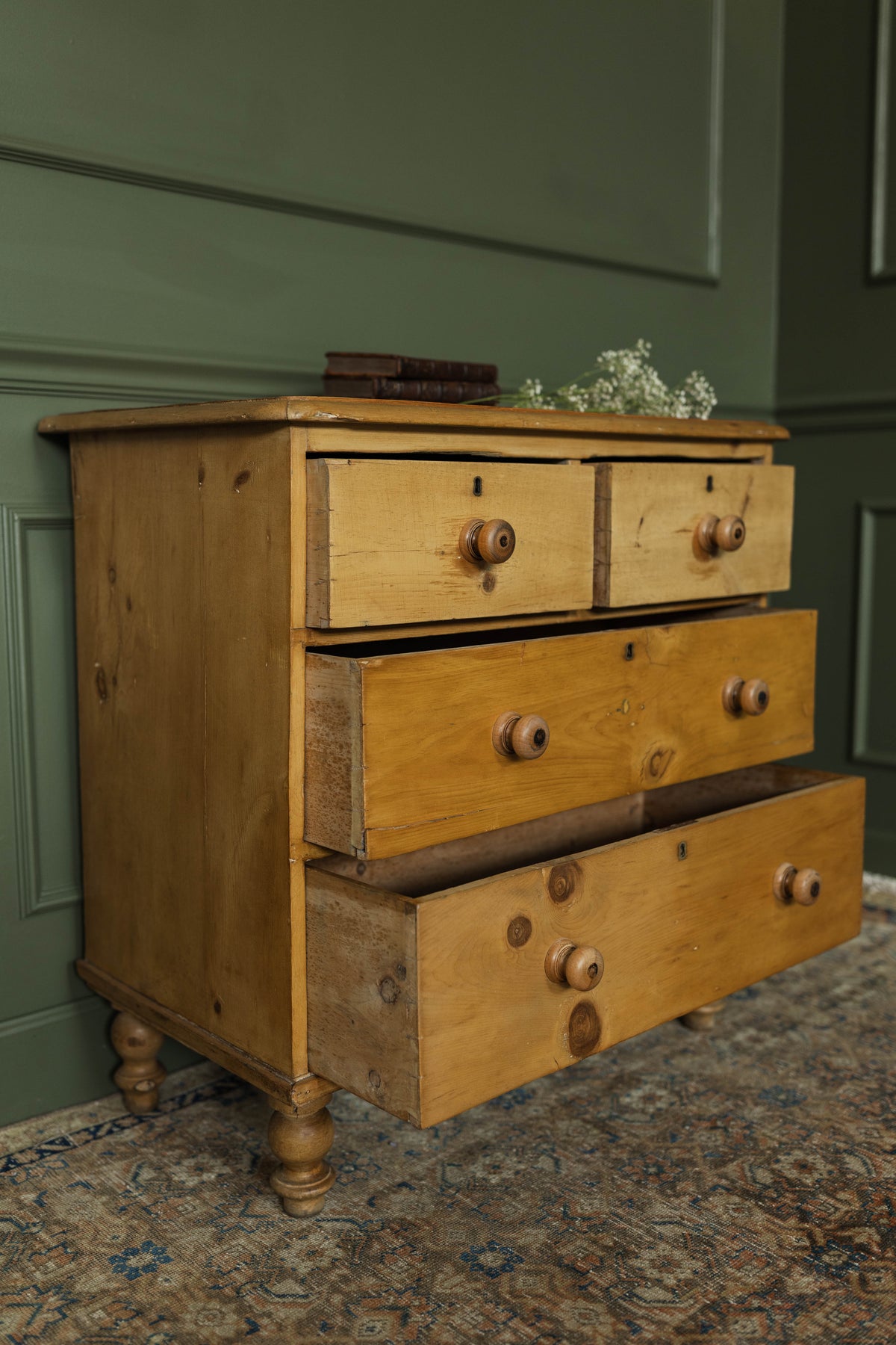 Small English Antique Chest of Drawers w/ Turned Feet