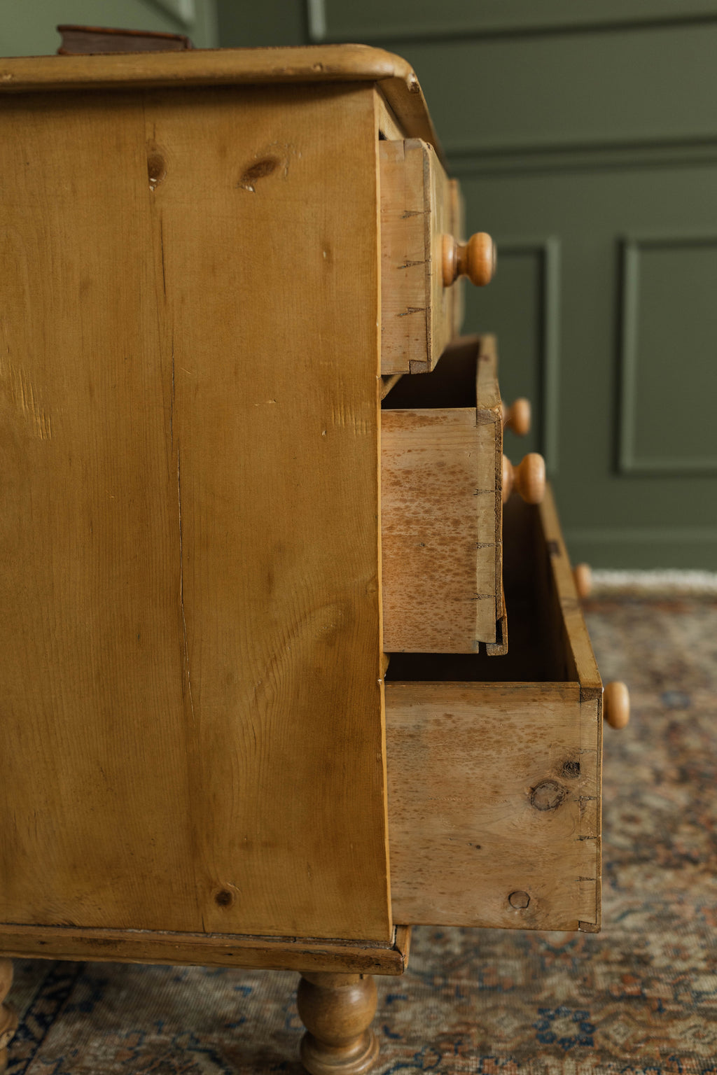 Small English Antique Chest of Drawers w/ Turned Feet