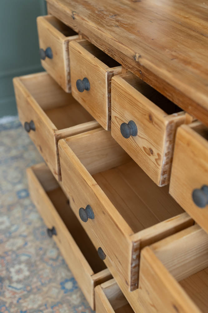 English Pine Chest w/ Many Drawers & Dark Knobs (Modern)