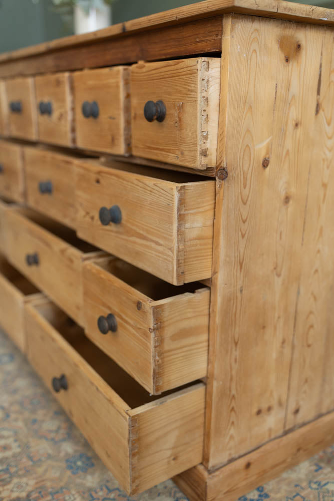 English Pine Chest w/ Many Drawers & Dark Knobs (Modern)