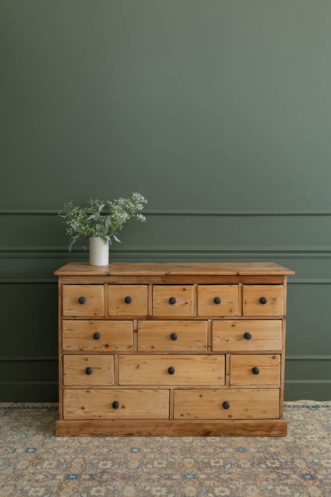 English Pine Chest w/ Many Drawers & Dark Knobs (Modern)