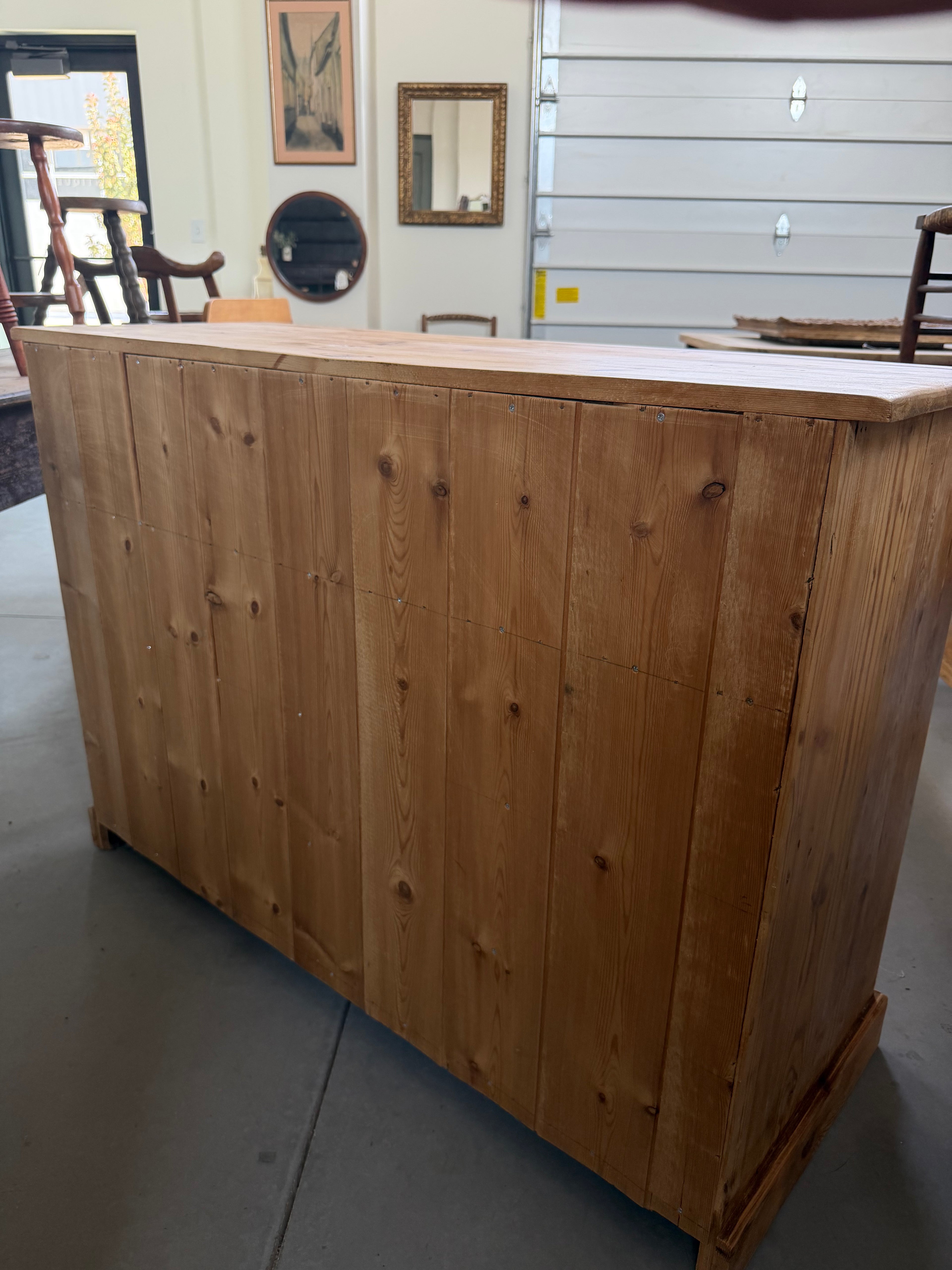 English Pine Chest w/ Many Drawers & Dark Knobs (Modern)